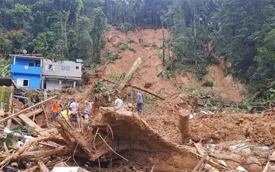 Destruicao-no-litoral-norte-de-SP.jpg (1)